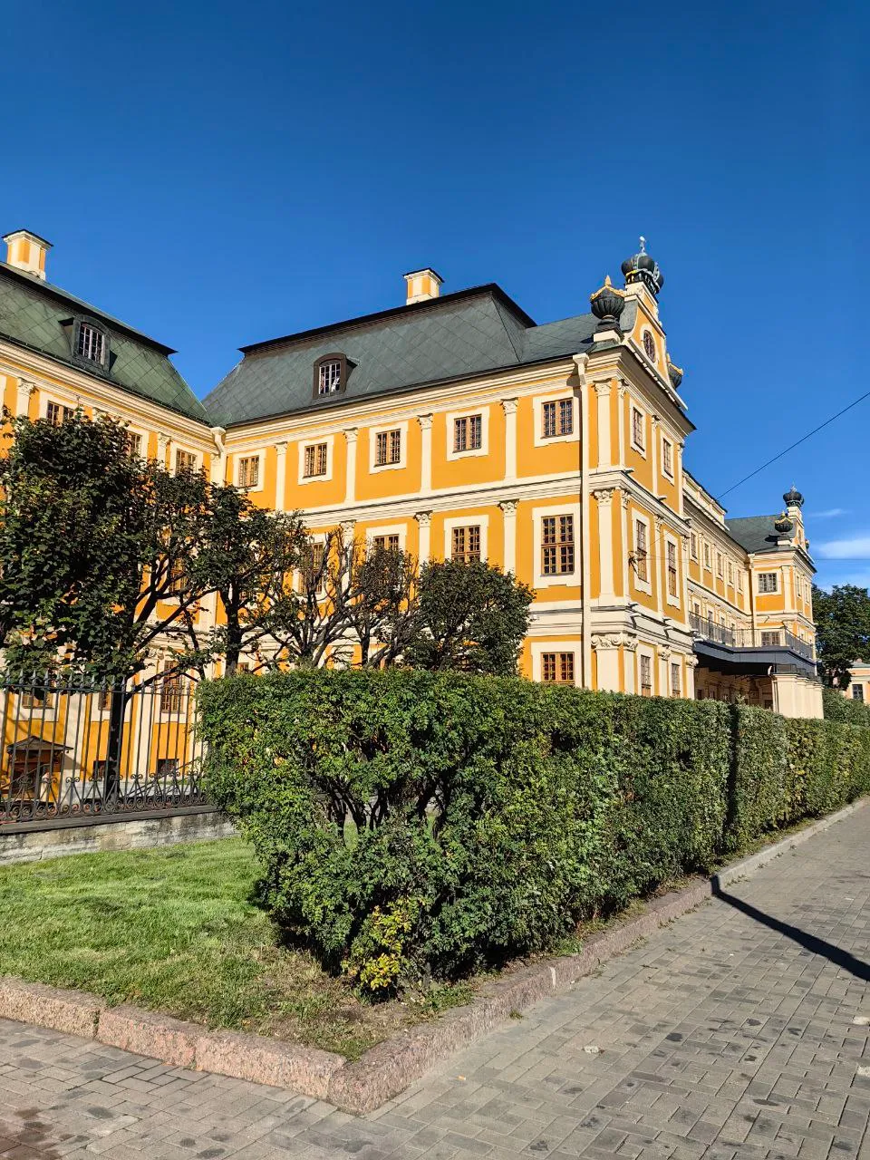 Дворец Меньшикова, Петербург