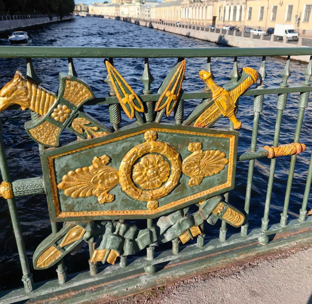Решётки мостов, Петербург
