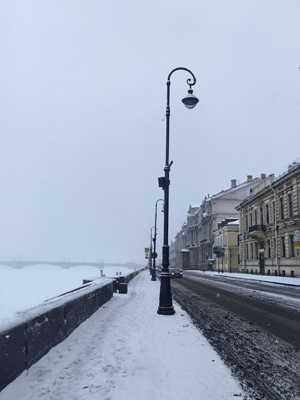 Метель в Петербурге: ночь, улица, фонарь…