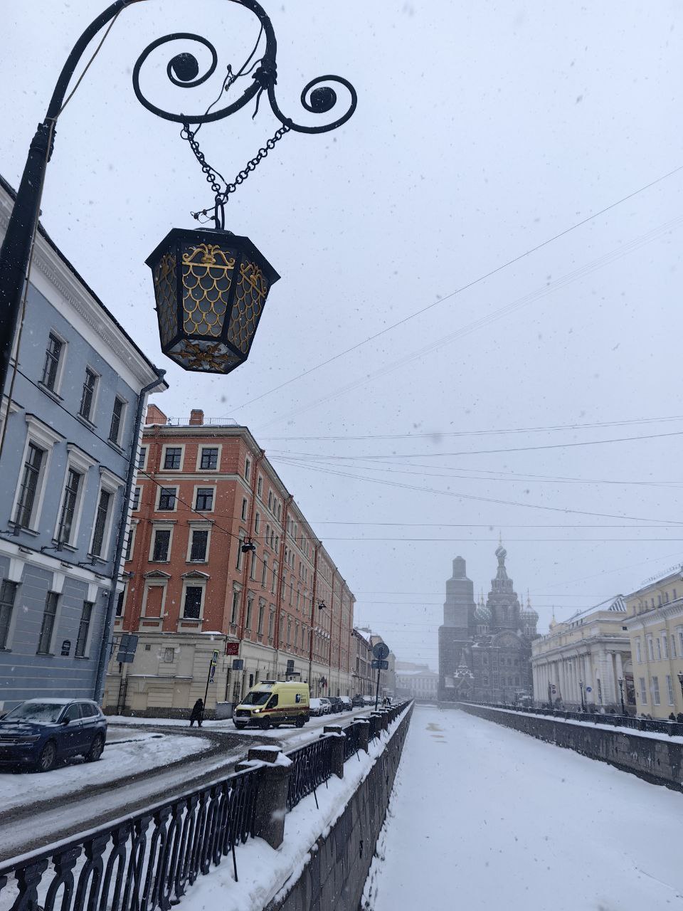 Метель в Петербурге: ночь, улица, фонарь…