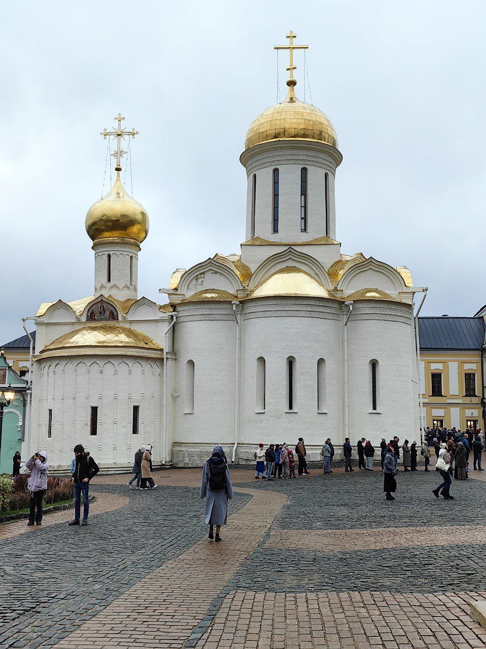 Сергиев Посад в сумерках: Лавра и колокольный звон